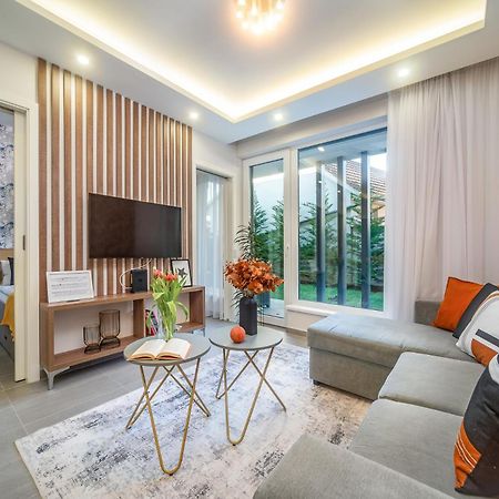 Lavida Deluxe Villa Hajdúszoboszló Exteriör bild