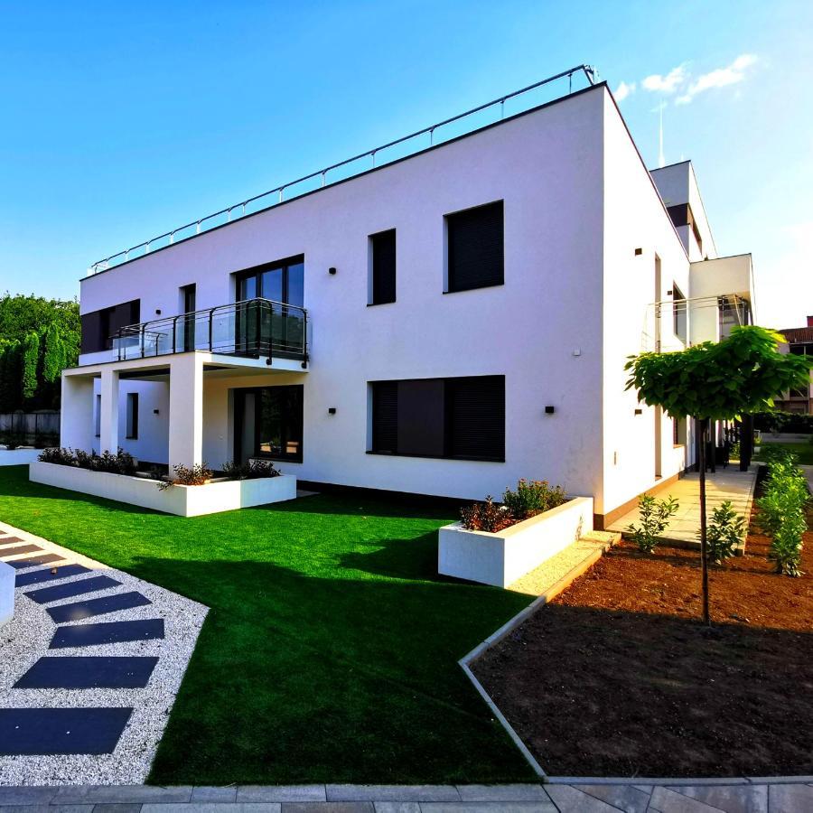 Lavida Deluxe Villa Hajdúszoboszló Exteriör bild