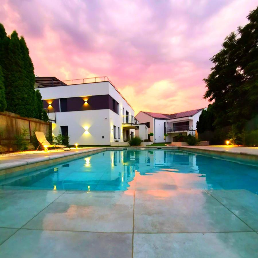 Lavida Deluxe Villa Hajdúszoboszló Exteriör bild